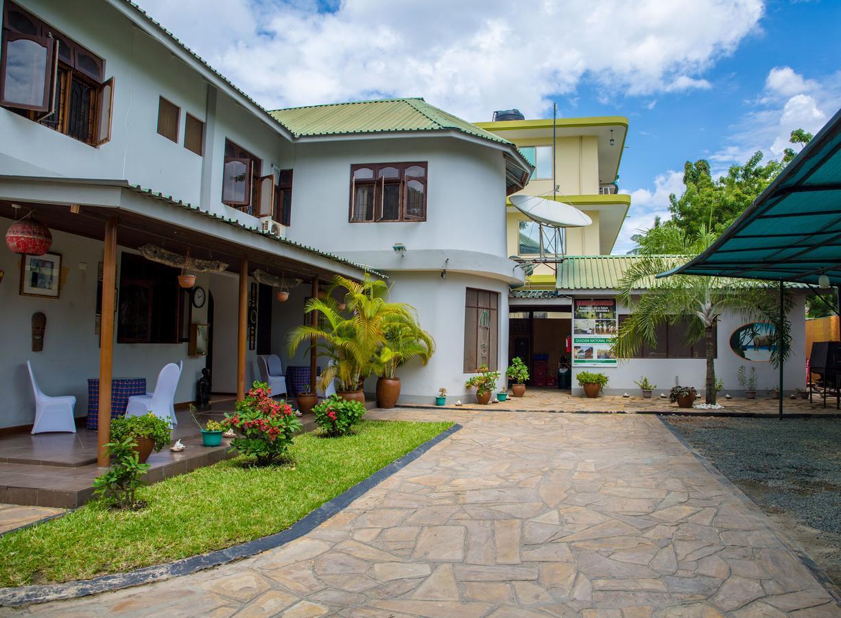 Saadani Tourist Center - Hostel Dar es Salaam Exterior foto